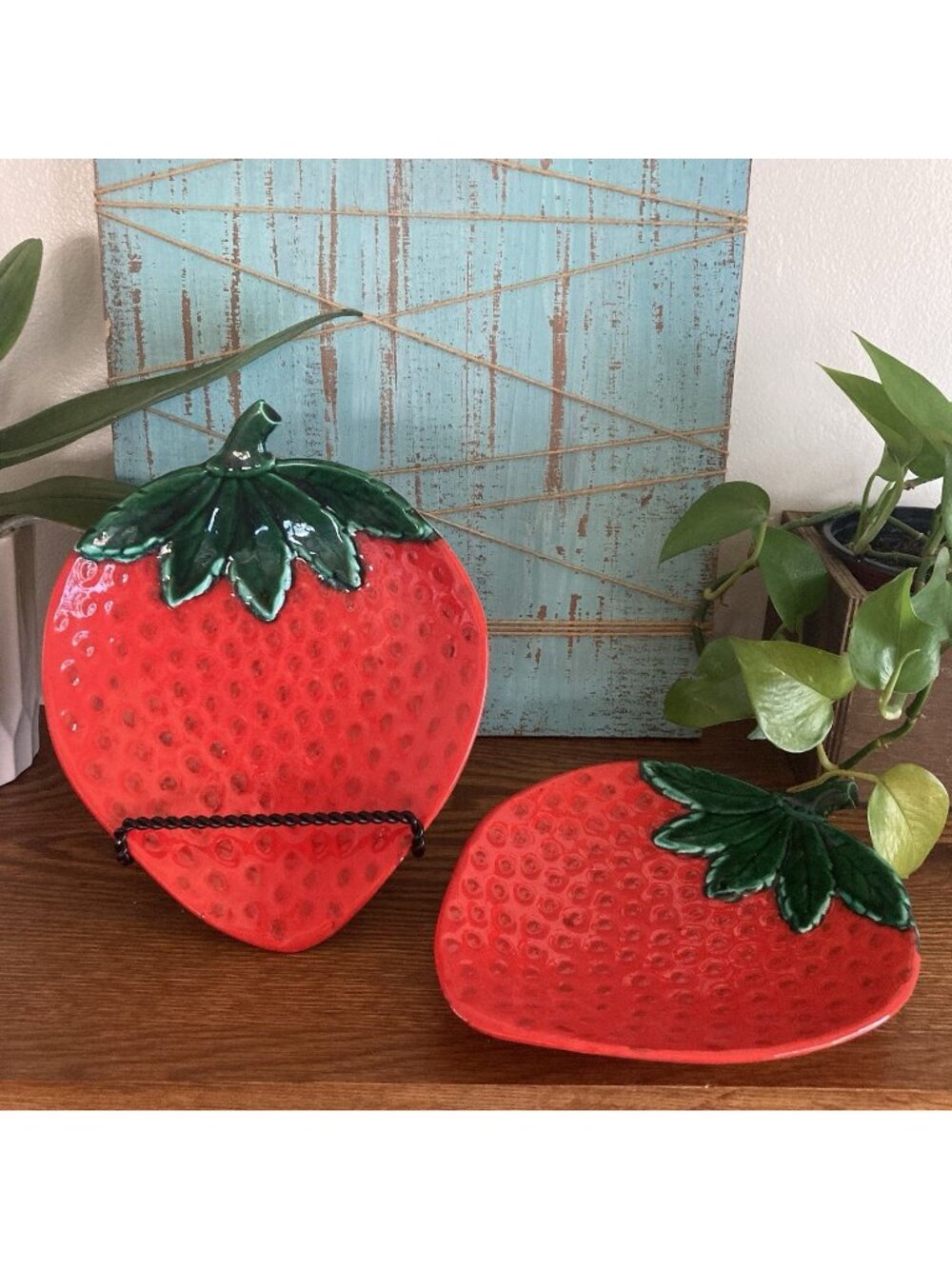 VTG Handpainted Strawberry Shaped Plate Platter Tray Ceramic 9" X 7" Set of 2